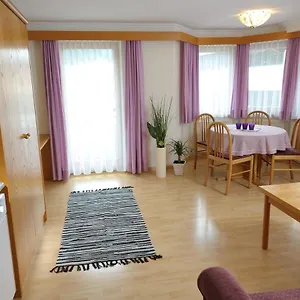 https://appartement-chesa-monte.ischgl-hotels.net